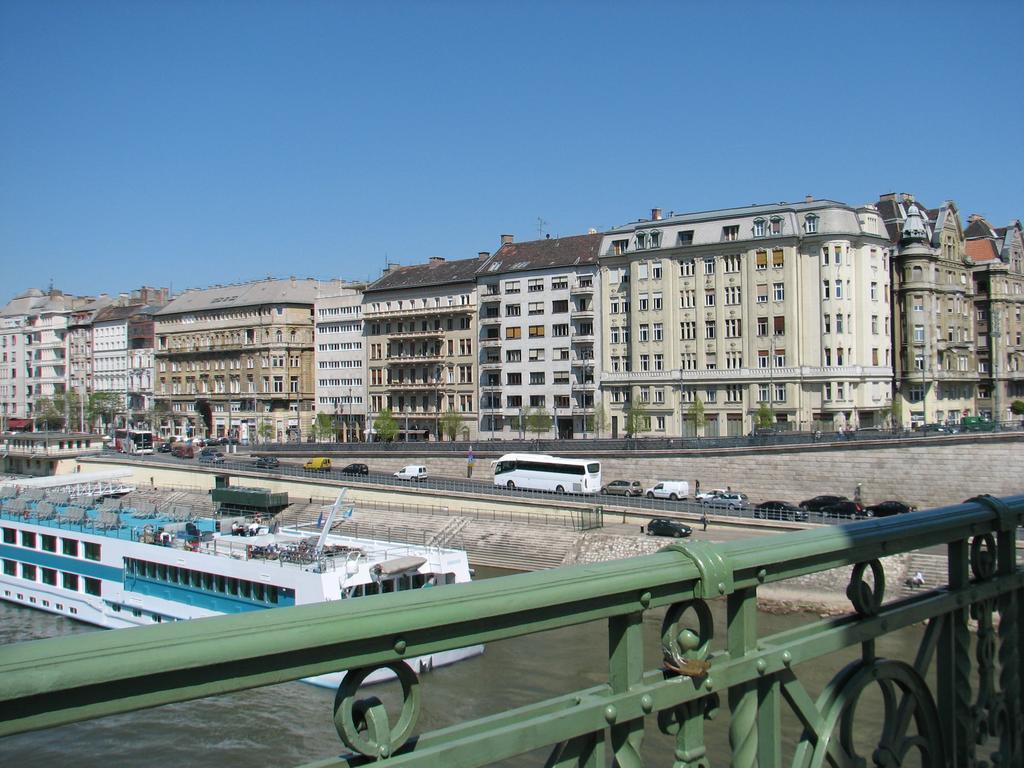 Central Danube Apartment Budapest Chambre photo